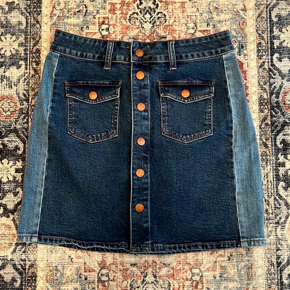 Madewell Dresses & Skirts - Madewell Two Tone Stretch Denim Button Down Skirt